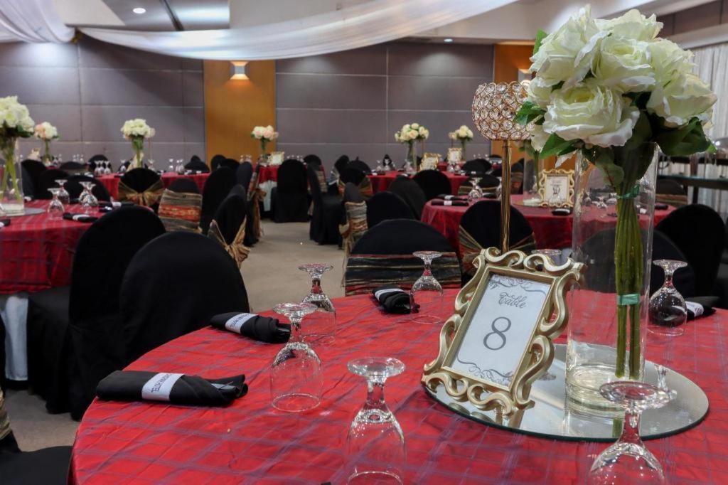โรงแรมเทคโนพาร์ค ซานตาโรซา ภายนอก รูปภาพ