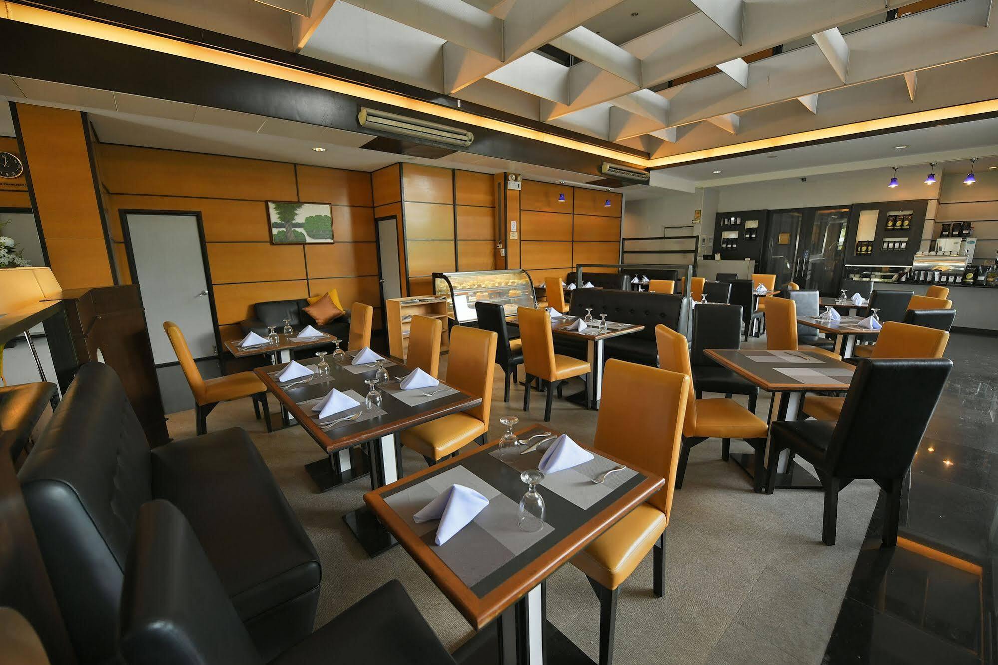 โรงแรมเทคโนพาร์ค ซานตาโรซา ภายนอก รูปภาพ